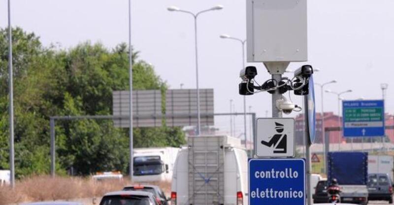 Area B a Milano, iniziano le proteste di massa degli automobilisti/bancomat