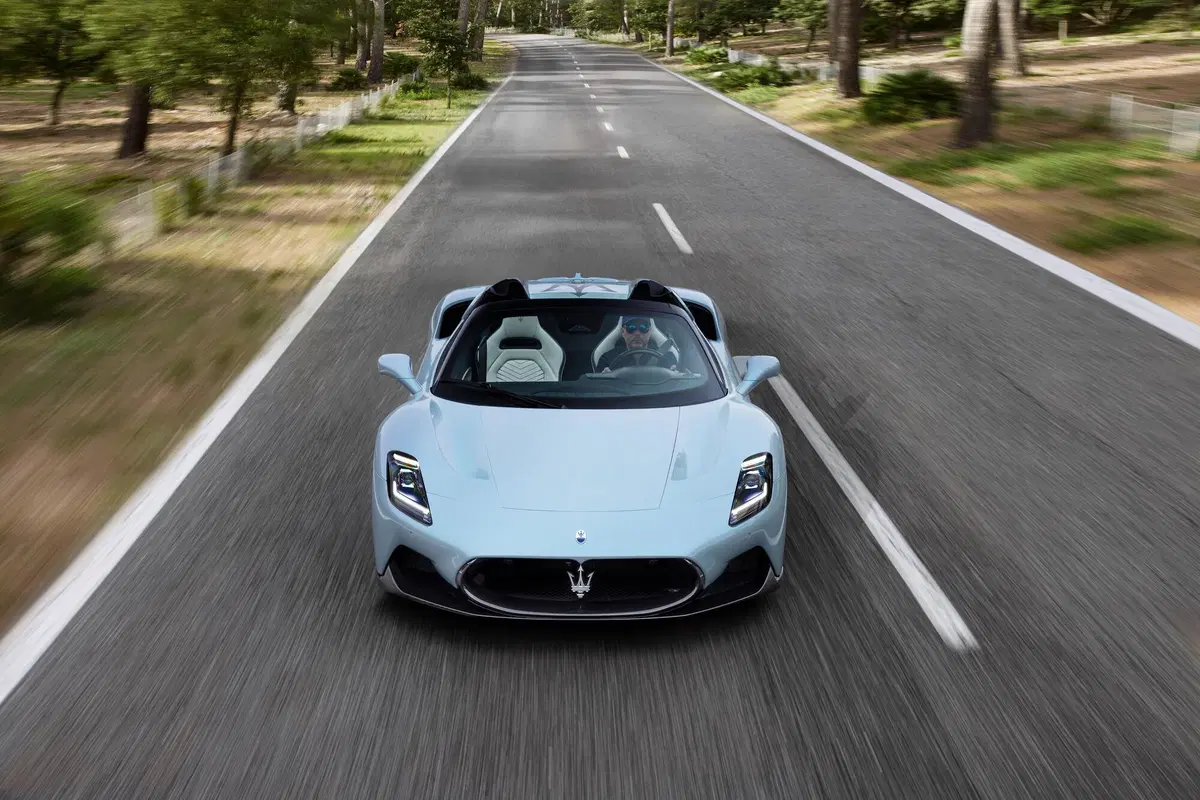 Maserati MC20 Cielo: guarda tutte le foto (16)