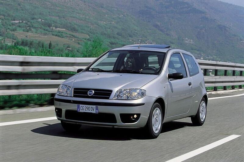 La FIAT Punto 2a Serie Restyling, con calandra classica e in configurazione 3 Porte