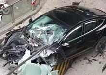 Tesla collabora con la Polizia per un incidente mortale in Cina (immagini violente) [VIDEO]