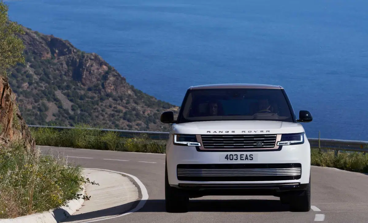 Land Rover Range Rover Lwb 3.0 i6 phev HSE awd 460cv auto (3)