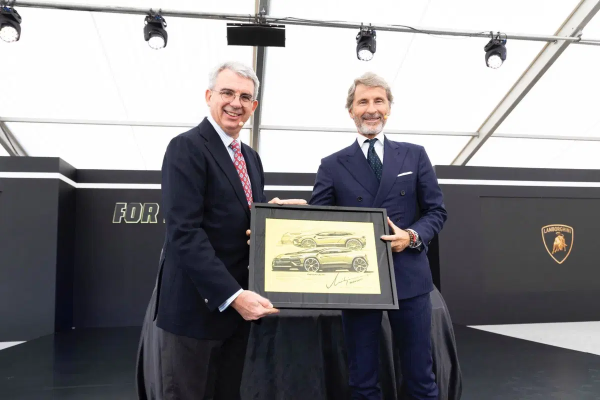 Lamborghini fa sfilare 150 supercar in Giappone per il 'Japan Day' (5)