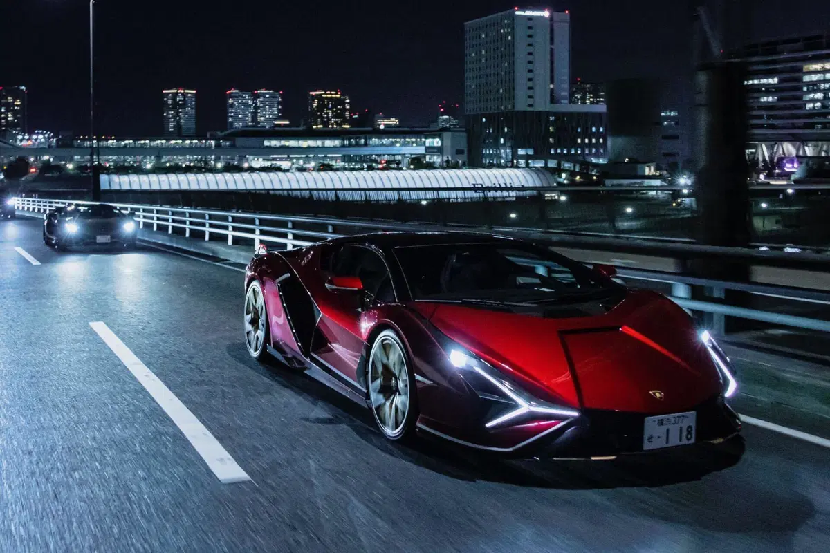 Lamborghini fa sfilare 150 supercar in Giappone per il 'Japan Day' (6)