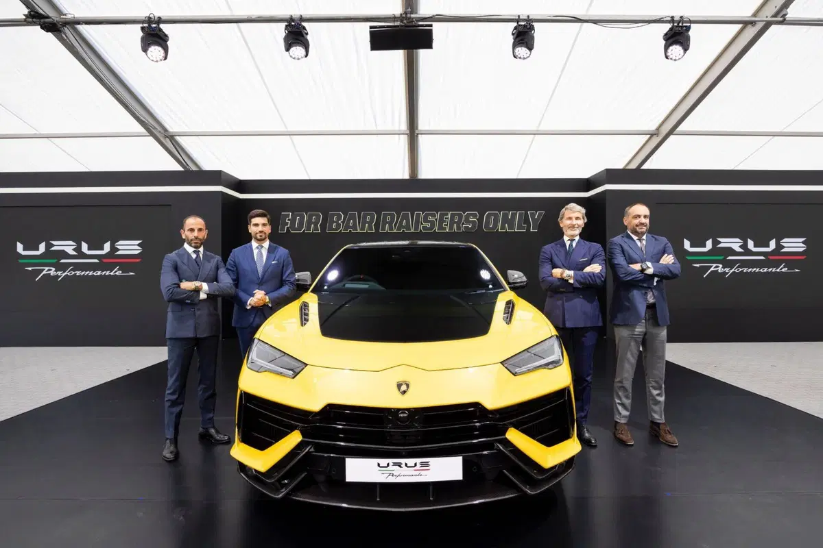 Lamborghini fa sfilare 150 supercar in Giappone per il 'Japan Day' (8)