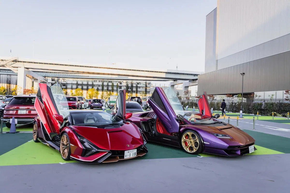 Lamborghini fa sfilare 150 supercar in Giappone per il 'Japan Day' (9)