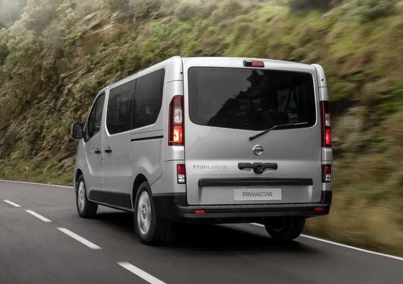 Nissan Primastar (2021-->>) (4)