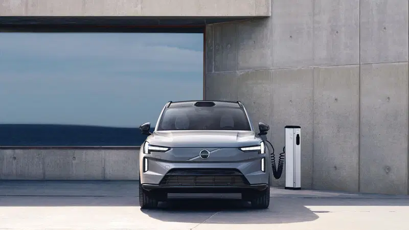 Volvo: prezzi uguali fra termiche ed elettriche. Ma dove?