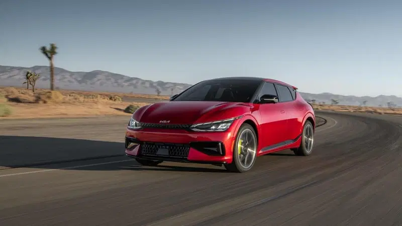 Lo spot di Kia per la EV6 GT da 576 CV: al pilota non serve l'udito