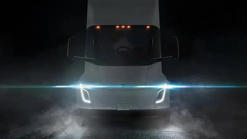 Tesla Semi: il camion elettrico &egrave; in arrivo l&rsquo;1 dicembre