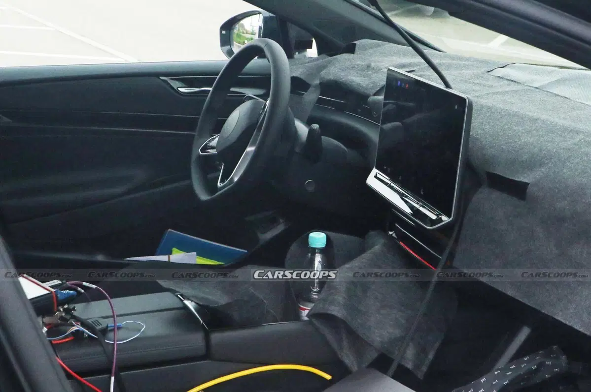 Nuova Volkswagen ID.7 Aero B: le foto spia della rivale di Tesla Model 3 (2)