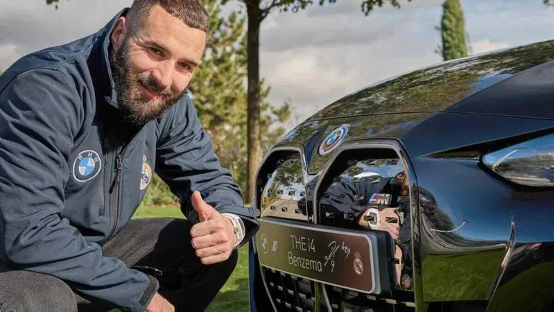 Una BMW elettrica per il Pallone d'Oro Karim Benzema