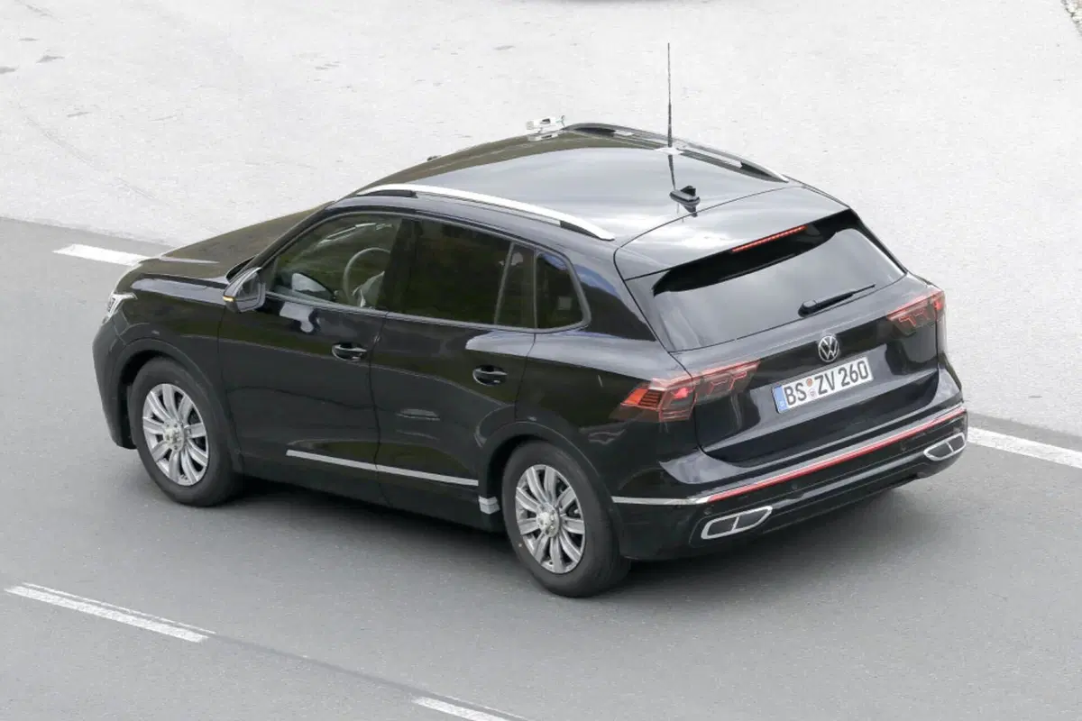 Volkswagen Tiguan 2024, ecco le foto spia (9)