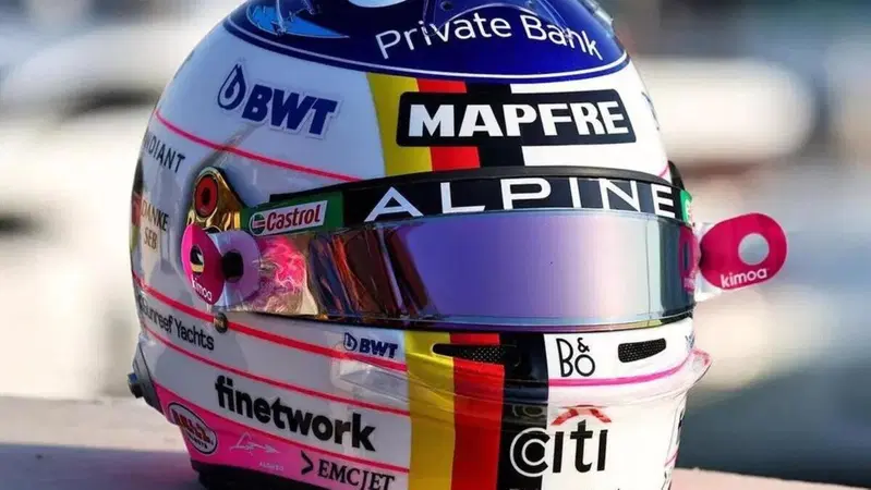 F1. Fernando Alonso omaggia Sebastian Vettel con un casco speciale ad Abu Dhabi