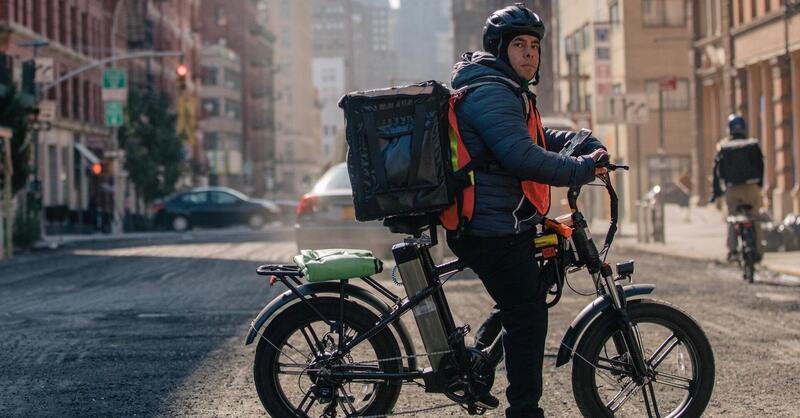 New York, allarme e-bike: oltre duecento incendi causati dalle batterie