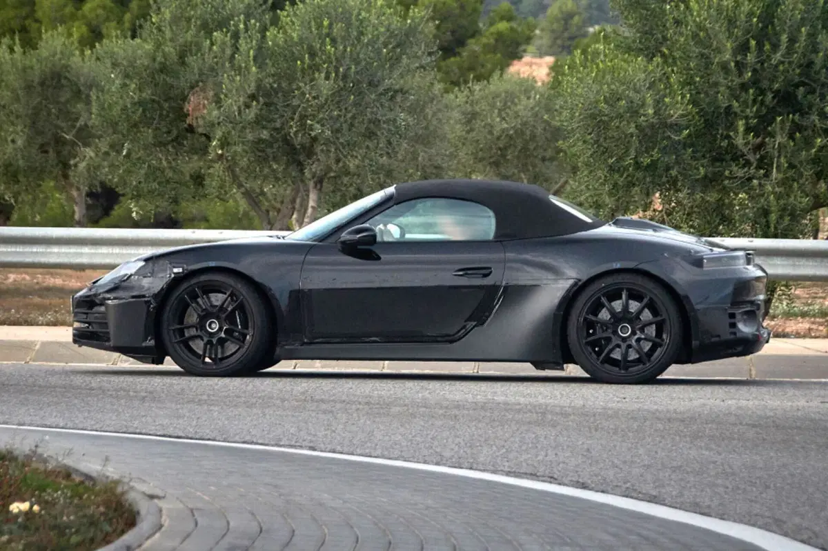 Porsche 718 Boxster elettrica, ecco le nuove foto spia (3)