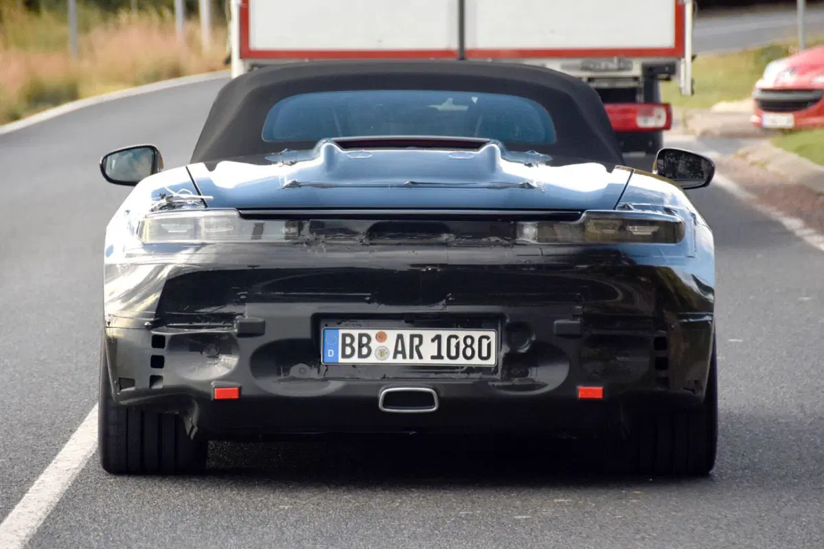 Porsche 718 Boxster elettrica, ecco le nuove foto spia (5)