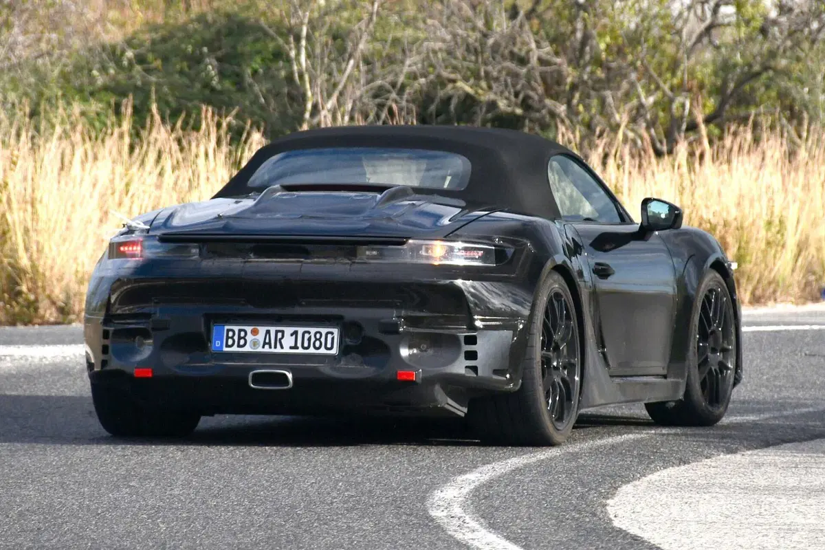 Porsche 718 Boxster elettrica, ecco le nuove foto spia (8)