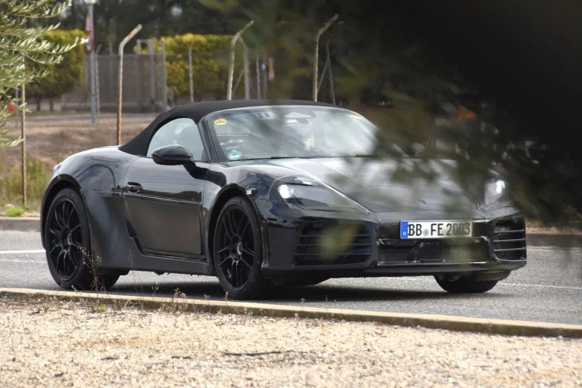 Porsche 718 Boxster elettrica, ecco le nuove foto spia (9)