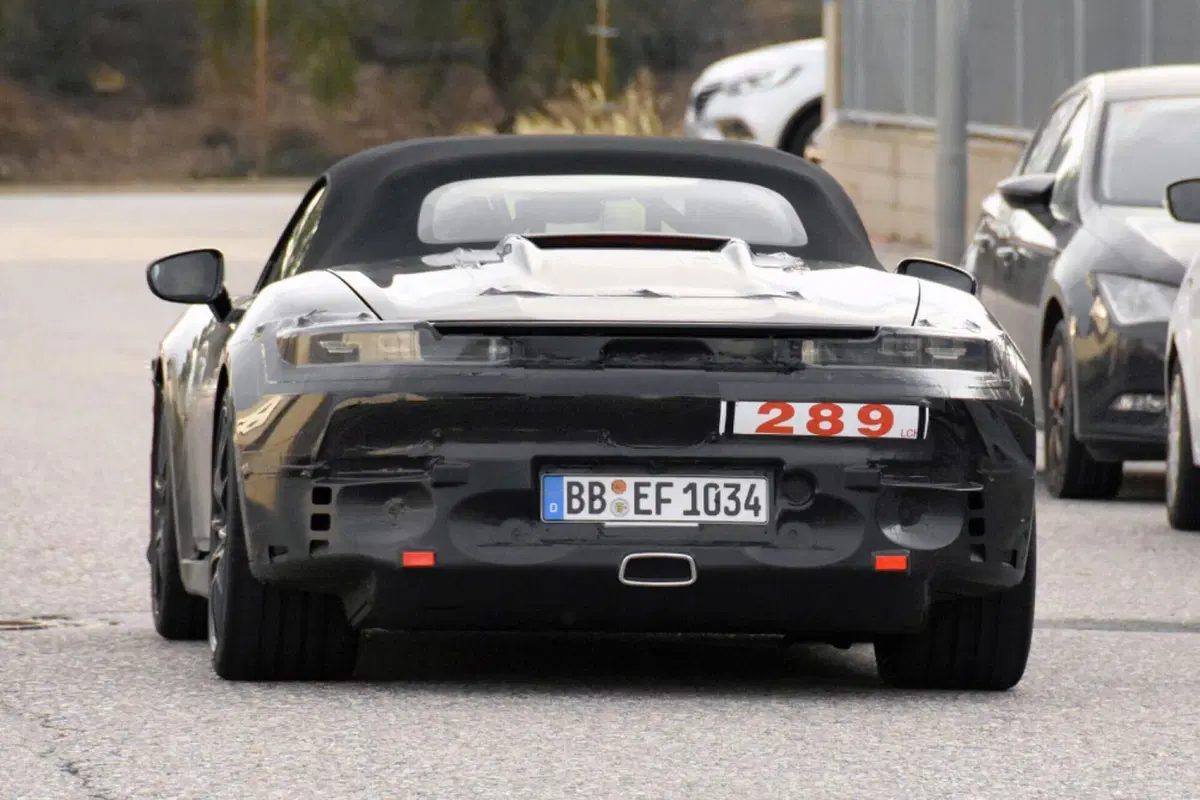 Porsche 718 Boxster elettrica, ecco le nuove foto spia (11)