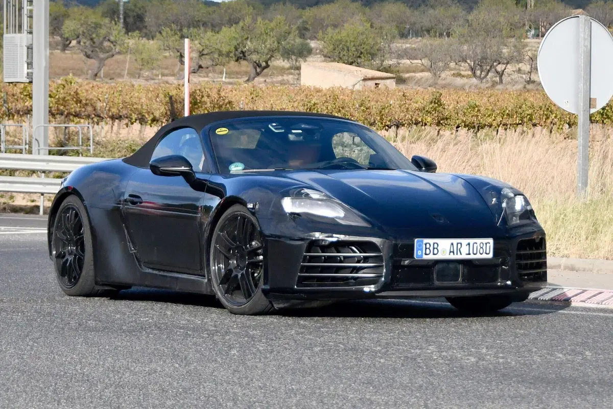Porsche 718 Boxster elettrica, ecco le nuove foto spia (6)