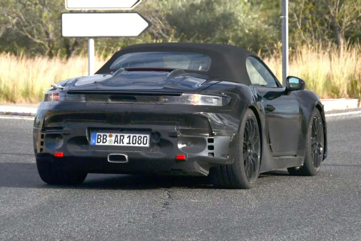 Porsche 718 Boxster elettrica, ecco le nuove foto spia (14)