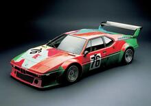 Otto chili di farina sulla BMW M1 di Andy Warhol: blitz ambientalista a Milano