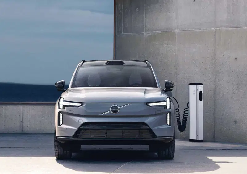 Volvo EX90 (6)