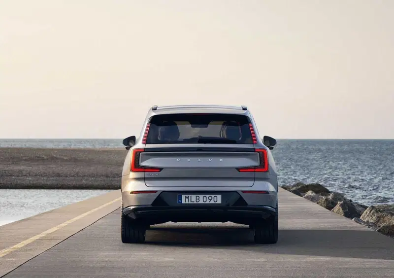 Volvo EX90 (5)