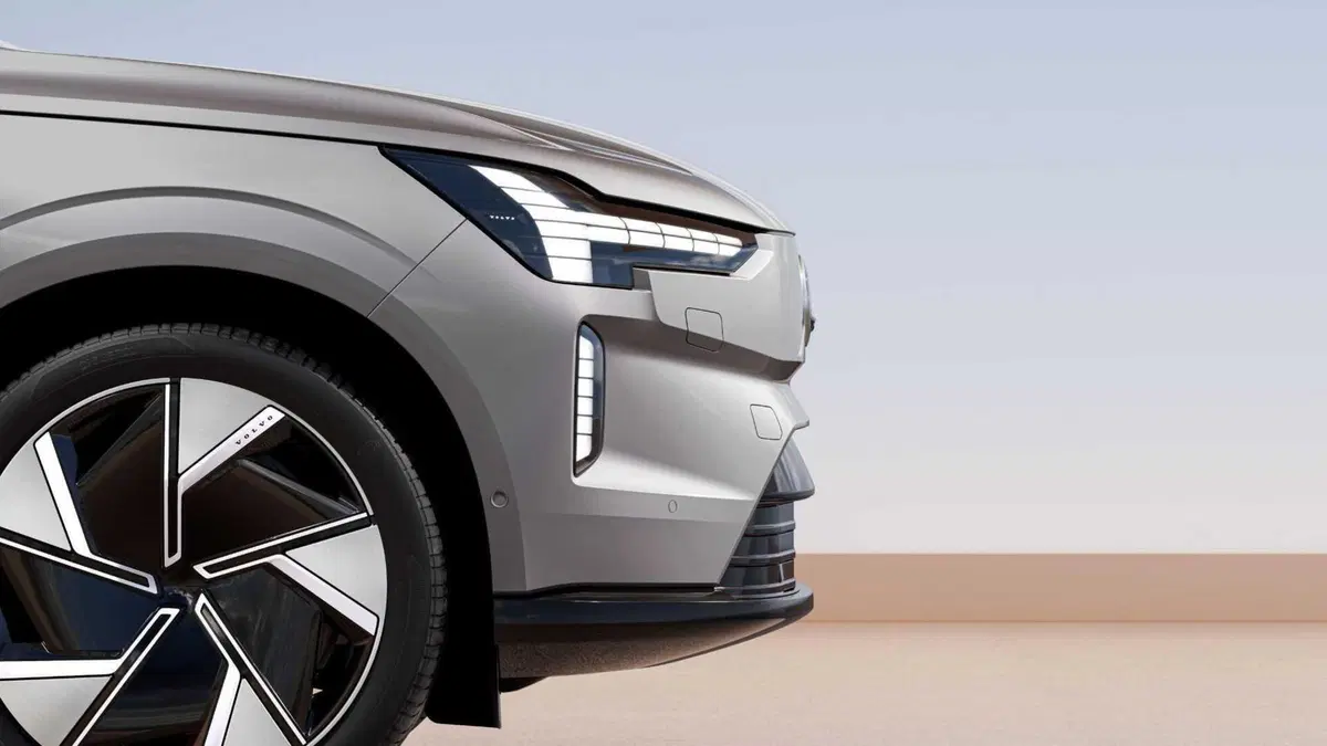 Volvo EX90 (2022-->>) (15)