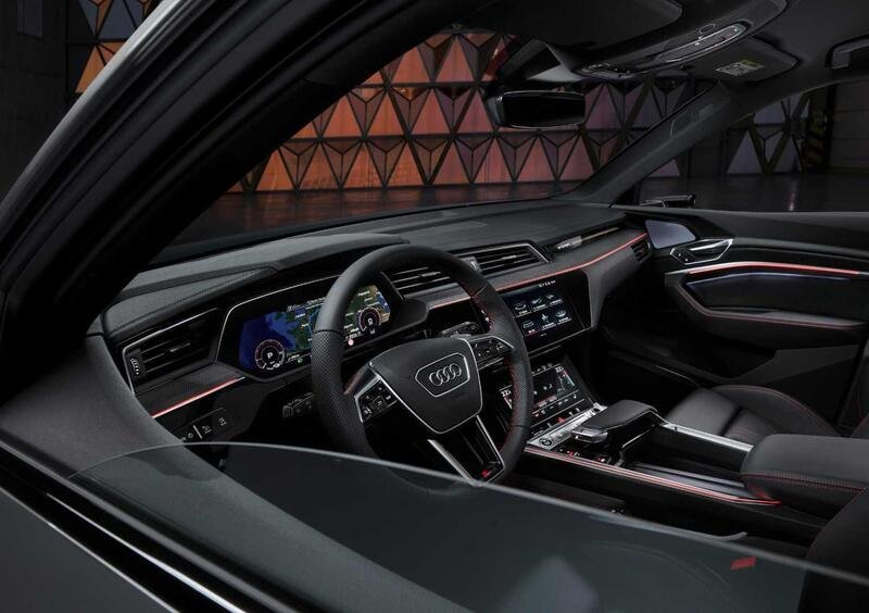 Audi Q8 (2022->>) (7)