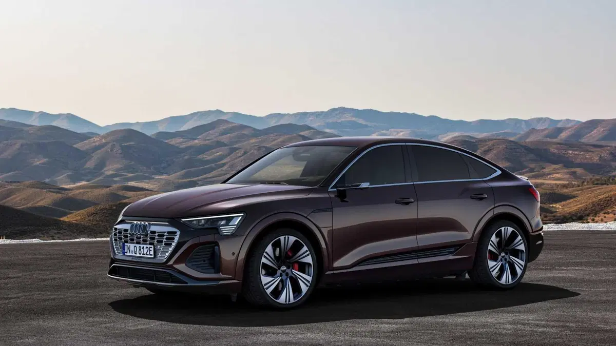 Audi Q8 Sportback Q8 e-tron 55 quattro Business Advanced (2)