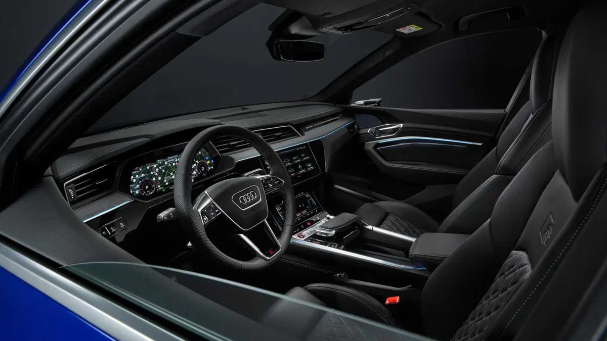 Audi Q8 Sportback Q8 e-tron 55 quattro Business Advanced (9)