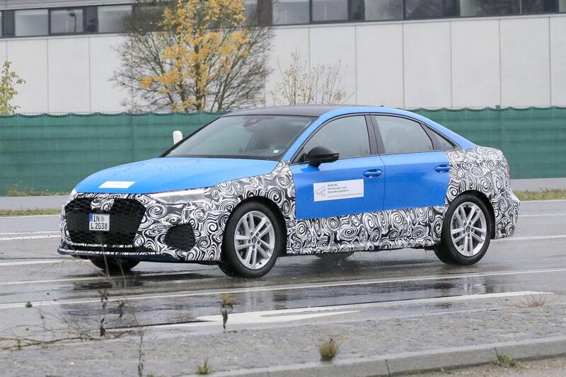 Audi A3, ecco le foto spia del nuovo Facelift