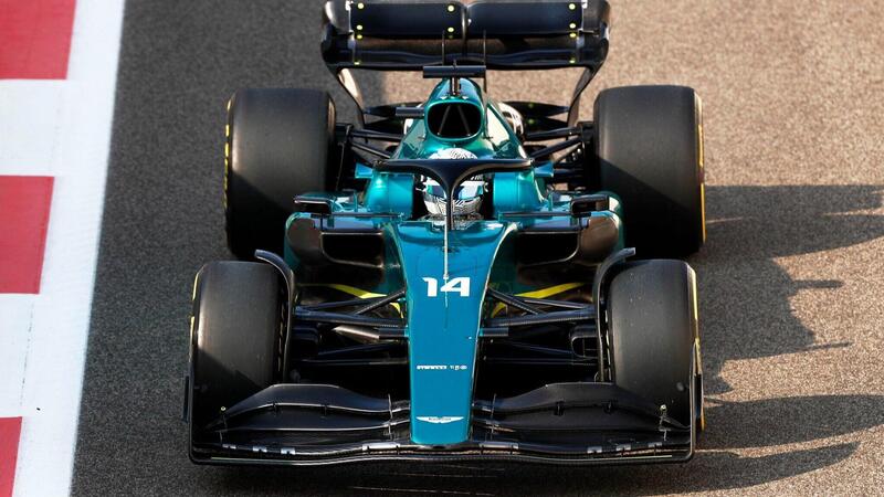 F1. Perch&eacute; Alonso &egrave; sceso in pista nei test di Abu Dhabi con un&rsquo;Aston Martin senza sponsor? 