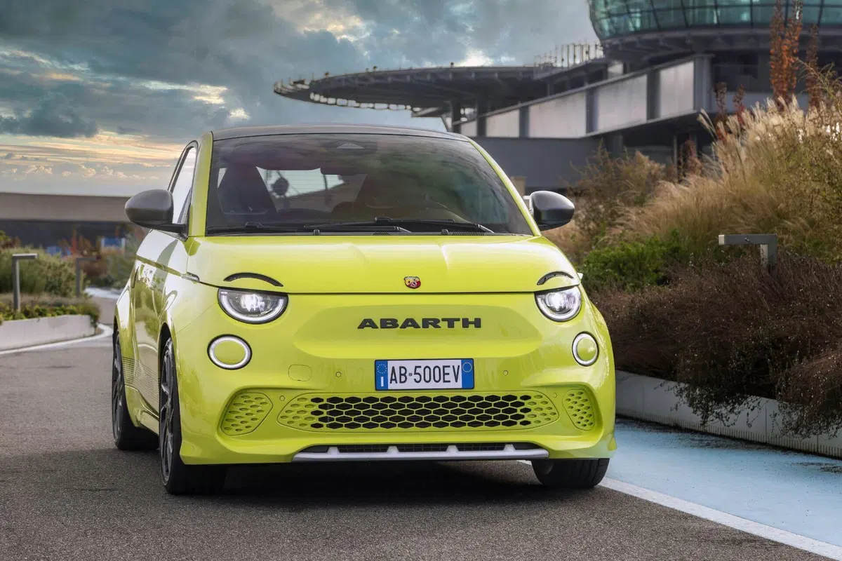 Nuova Abarth 500e: arriva la Scorpionissima BEV con il Sound Generator