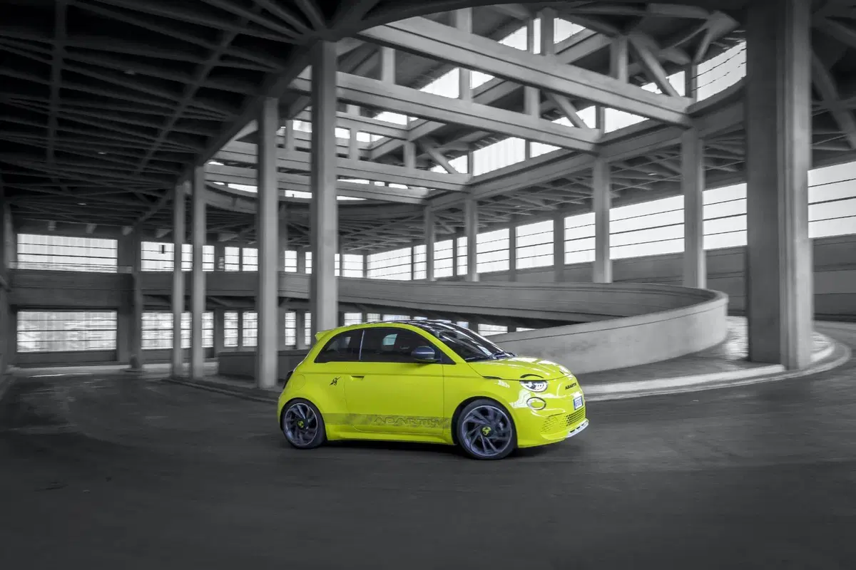 Nuova Abarth 500e: arriva la Scorpionissima BEV con il Sound Generator (2)