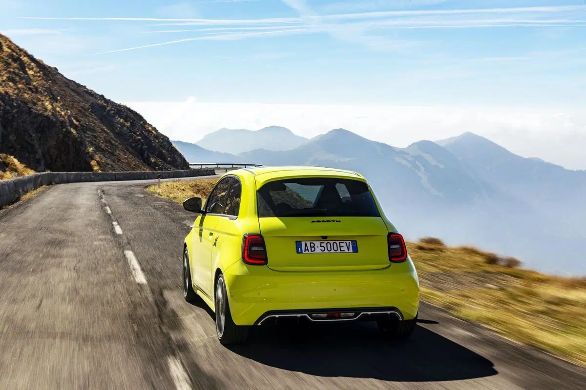 Nuova Abarth 500e: arriva la Scorpionissima BEV con il Sound Generator (5)