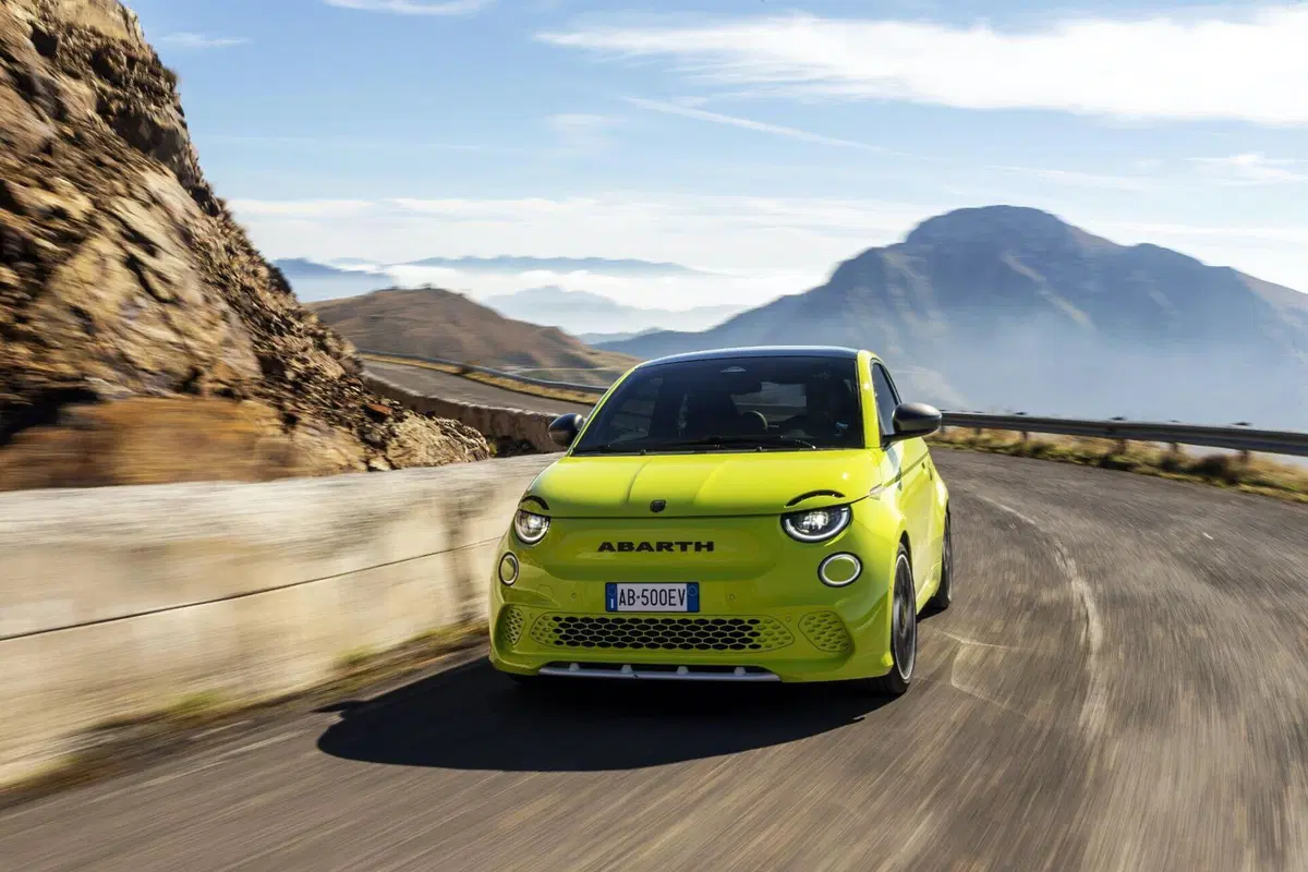 Nuova Abarth 500e: arriva la Scorpionissima BEV con il Sound Generator (3)