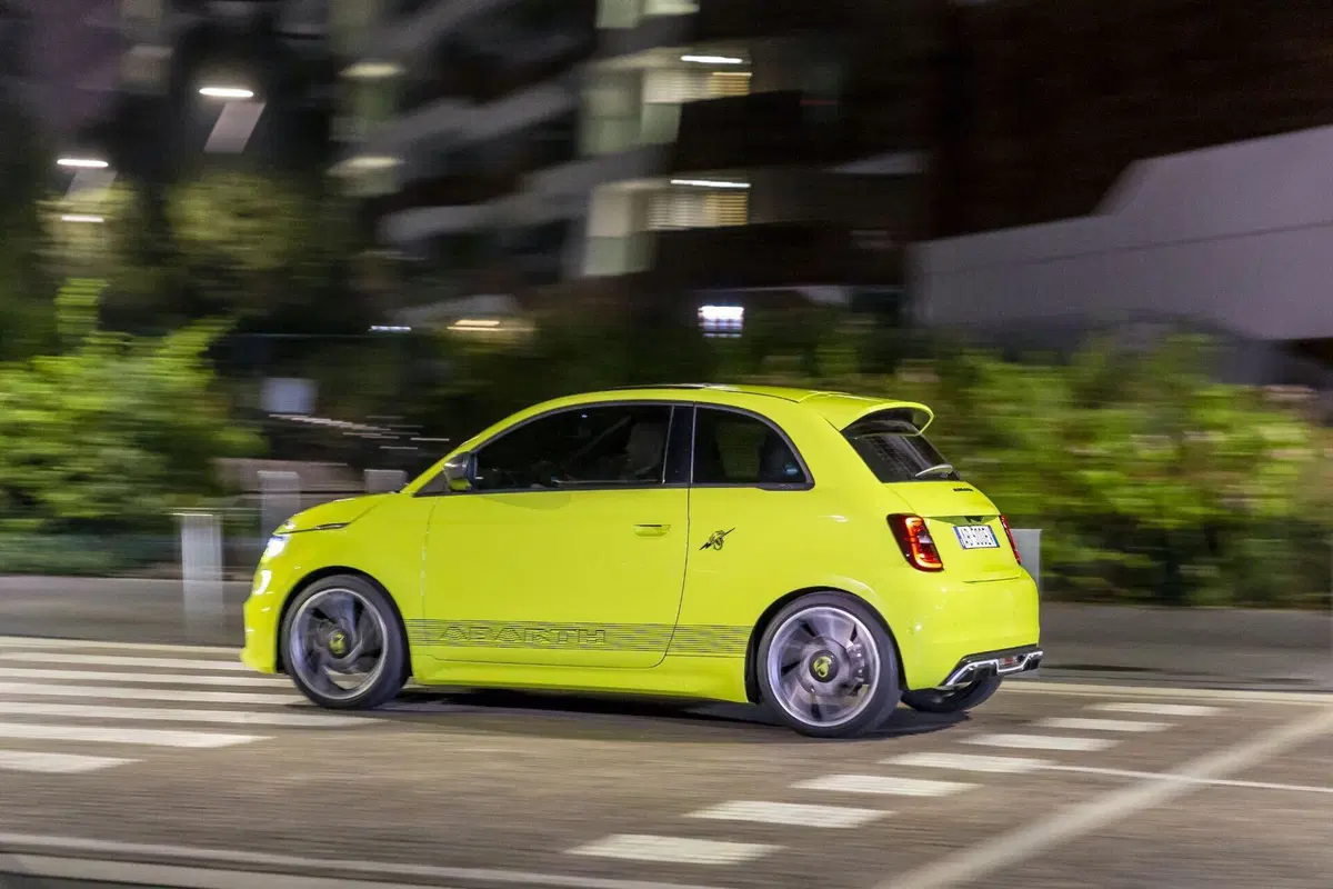 Nuova Abarth 500e: arriva la Scorpionissima BEV con il Sound Generator (6)