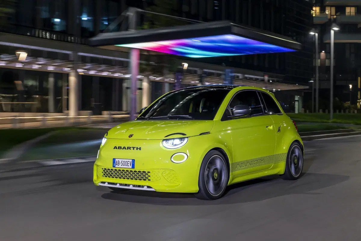Nuova Abarth 500e: arriva la Scorpionissima BEV con il Sound Generator (10)