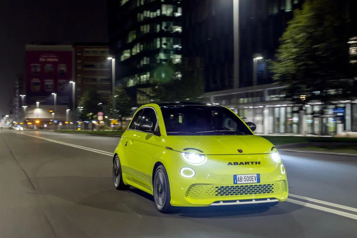 Nuova Abarth 500e: arriva la Scorpionissima BEV con il Sound Generator (13)