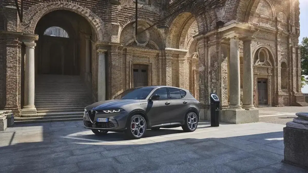 Scende in campo e le ha tutte contro: nuova Alfa Romeo Tonale Plug-In Q4, top e flop (4)