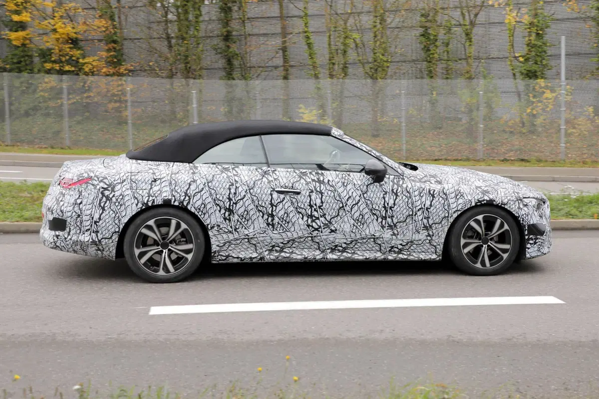 Mercedes CLE Cabrio, ecco le foto spia (2)