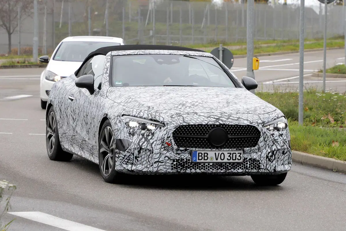 Mercedes CLE Cabrio, ecco le foto spia (12)
