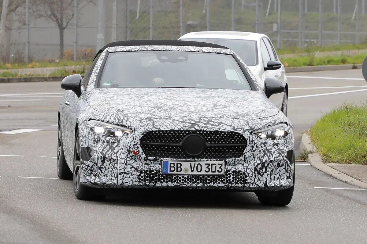 Mercedes CLE Cabrio, ecco le foto spia (8)