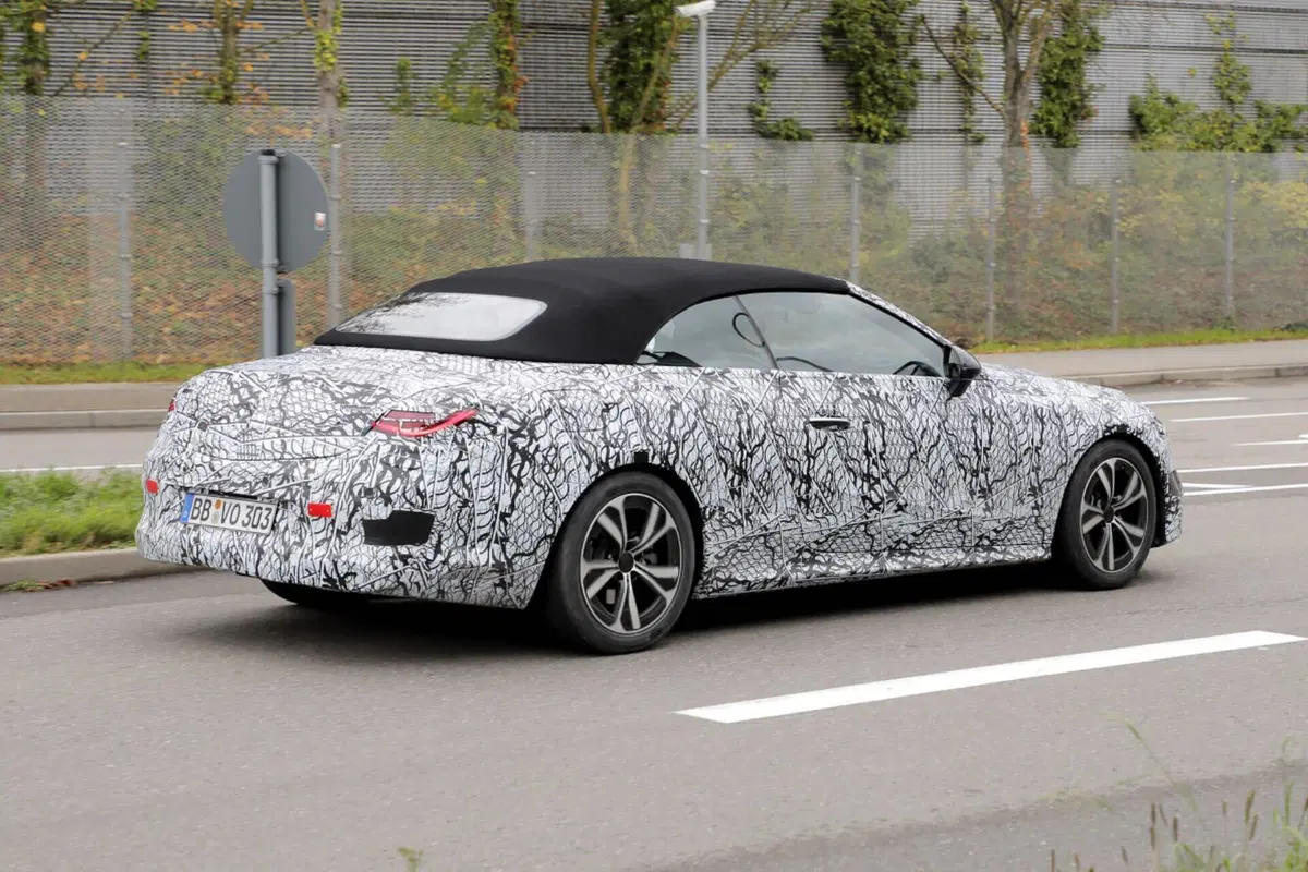 Mercedes CLE Cabrio, ecco le foto spia (9)