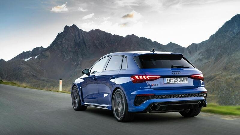 Audi RS3 Performance 2023: 407 CV per la PRINCIPESSA del traverso [VIDEO]