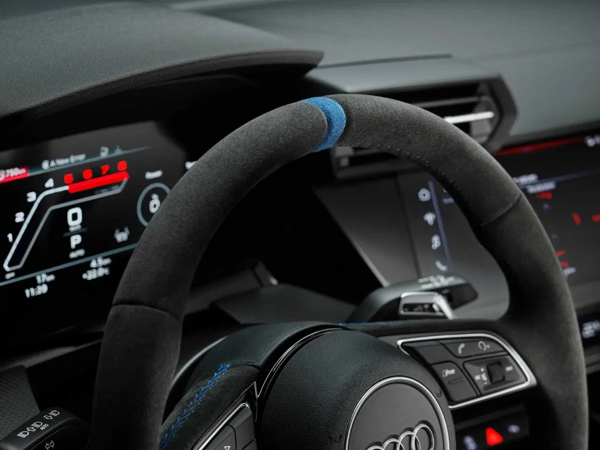 Audi RS3 Performance 2023: 407 CV per la PRINCIPESSA del traverso [VIDEO]