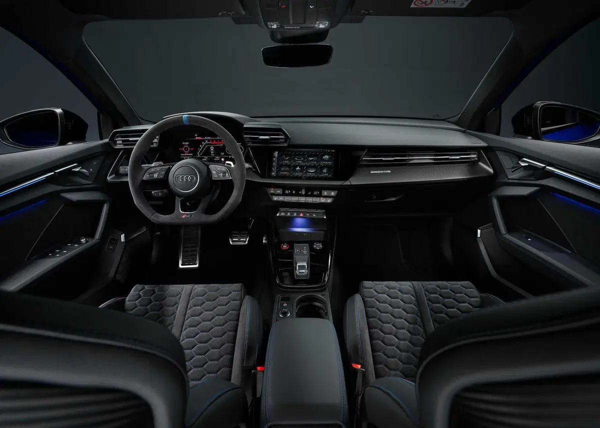 Audi RS3 Performance 2023: 407 CV per la PRINCIPESSA del traverso [VIDEO] (4)