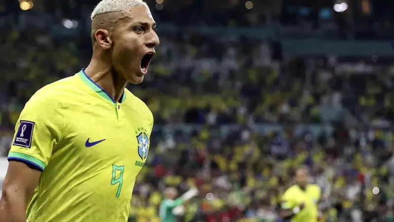 Richarlison e l'esame della patente maledetto: il giocatore del Brasile va con l'autobus